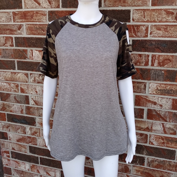 #21-Camo and Gray Top - Picture 2 of 6